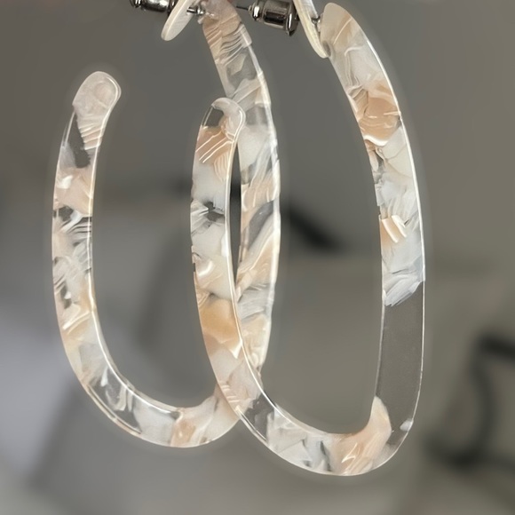 Nordstrom lucite Thalia Tortoise tan white clear hoop earrings